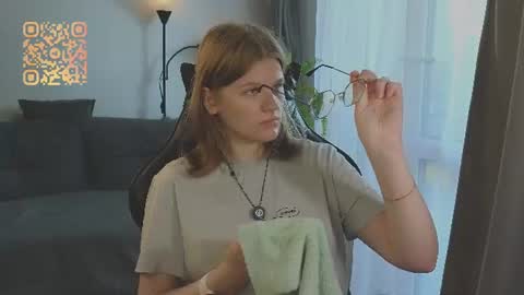 Snapshot of jess0e9 chatting on 19, 7, 2026 JessieVibes online show from 19, 7, 2026