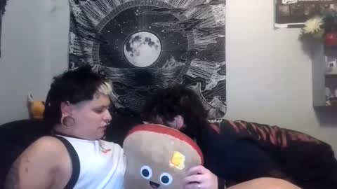 Snapshot of jessandpup chatting on 22, 9, 2025 Jess and Pup online show from 22, 9, 2025