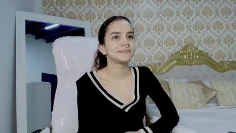 Snapshot of jessb_ chatting on 4, 10, 2025 jessb_ online show from 4, 10, 2025