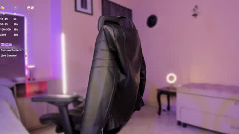 itsjesscollen online show from 23, 1, 2025