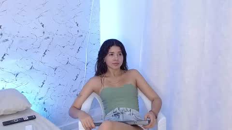 Snapshot of jessdant_luv chatting on 10, 9, 2025 Hello we are Jesse and Dante. online show from 10, 9, 2025