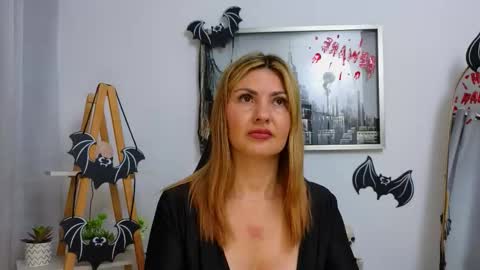 bella  adams online show from 27, 10, 2025