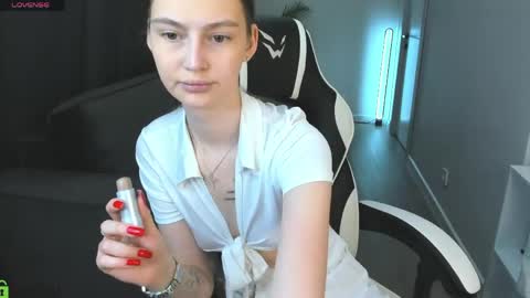 Snapshot of jessica_jensen chatting on 3, 6, 2026 Jessica Jensen online show from 3, 6, 2026
