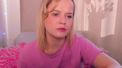 Snapshot of jessicabeverly chatting on 15, 3, 2026 JessicaBeverly online show from 15, 3, 2026