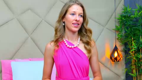 Snapshot of jessicagibson chatting on 5, 8, 2026 Jessica online show from 5, 8, 2026