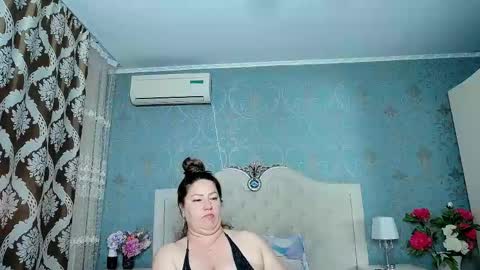 Snapshot of jessicalove20 chatting on 19, 5, 2026 single mommy online show from 19, 5, 2026