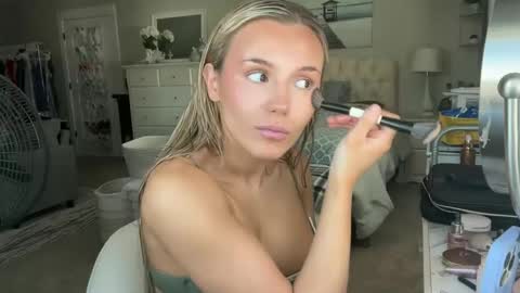 Jessica Parker online show from 17, 9, 2025