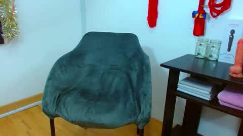 jessicarabbit4 online show from 5, 1, 2025