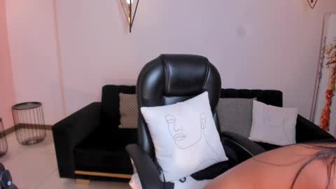 Snapshot of jessicawilliams1 chatting on 5, 3, 2025 JESS online show from 5, 3, 2025