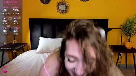 Snapshot of jessie_curlyy chatting on 8, 3, 2025 Jessie online show from 8, 3, 2025