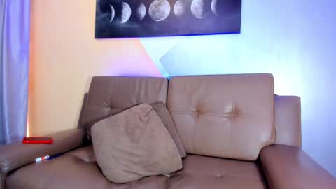 Jessy Mateus online show from 10, 12, 2024