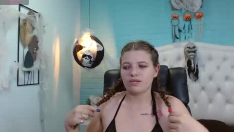 Snapshot of jessygreyx chatting on 22, 10, 2025 JESSY online show from 22, 10, 2025