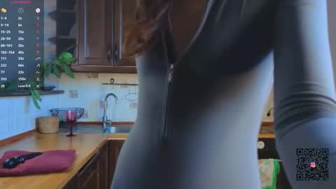 Snapshot of jettablock chatting on 29, 9, 2025 Hi all. My name is Naomi and Im glad to see you in my room online show from 29, 9, 2025