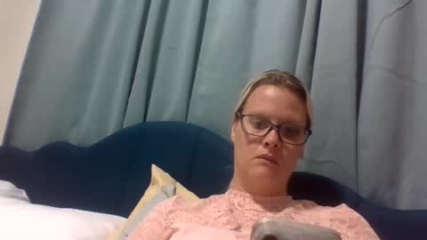 jeuelz1 online show from 25, 2, 2025