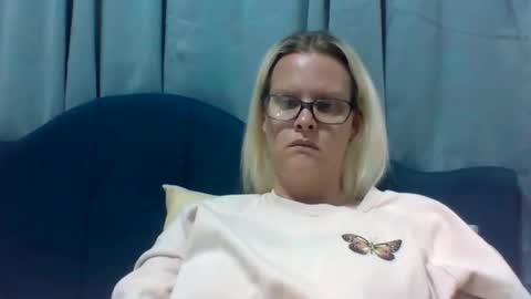 jeuelz1 online show from 27, 2, 2025