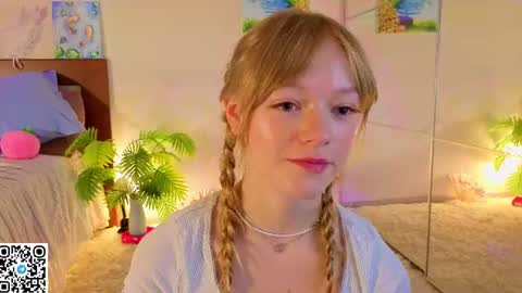Snapshot of jewellhogan chatting on 15, 6, 2026 Gwen online show from 15, 6, 2026