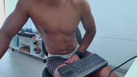 Snapshot of jhon_wich2 chatting on 11, 5, 2026 Jhon wich2 online show from 11, 5, 2026