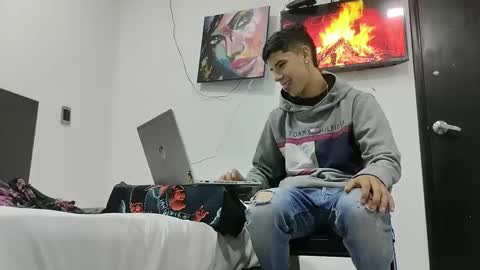 Snapshot of jhongrey2 chatting on 8, 2, 2025 jhon online show from 8, 2, 2025