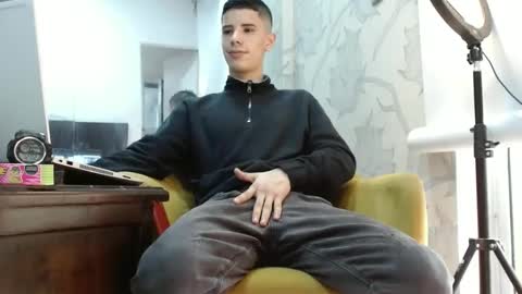 Snapshot of jhongrey2 chatting on 2, 10, 2025 jhon online show from 2, 10, 2025
