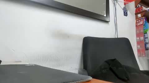 Jhosuamoore  online show from 1, 3, 2025