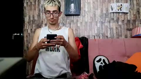 Jhosuamoore  online show from 19, 10, 2025