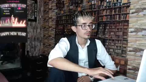 jhosuamoore2 online show from 5, 11, 2025