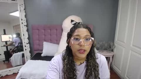 Snapshot of jimena_bell chatting on 18, 9, 2025 Jimena online show from 18, 9, 2025