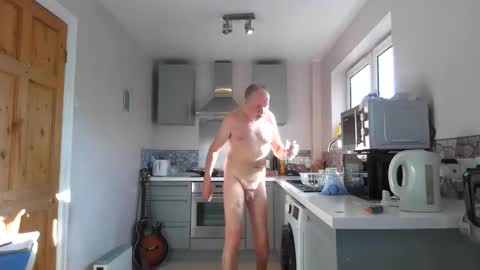 Snapshot of jimmybenido chatting on 30, 4, 2026 Jim Redgewell online show from 30, 4, 2026