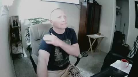 Snapshot of jlouton01 chatting on 27, 1, 2025 kilroy online show from 27, 1, 2025