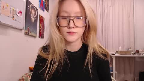 Snapshot of joan_kiss chatting on 19, 9, 2025 joan_kiss online show from 19, 9, 2025