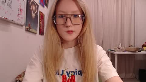 Snapshot of joan_kiss chatting on 2, 10, 2025 joan_kiss online show from 2, 10, 2025