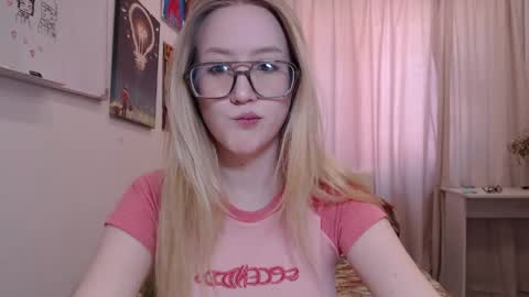Snapshot of joan_kiss chatting on 19, 5, 2026 joan_kiss online show from 19, 5, 2026