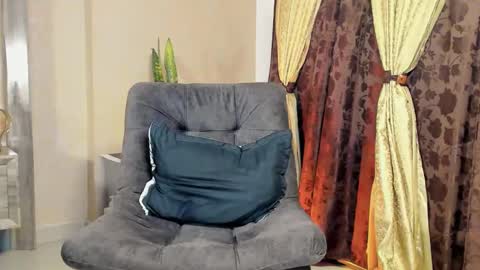 JOAN SAENZ online show from 24, 2, 2025