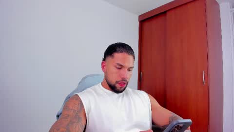 Snapshot of joe_esthetic chatting on 8, 6, 2026 joe_esthetic online show from 8, 6, 2026