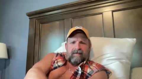 Snapshot of joestros chatting on 4, 12, 2025 joestros online show from 4, 12, 2025