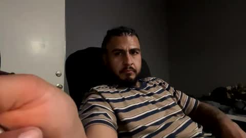 Snapshot of joevonknee chatting on 28, 2, 2025 joevonknee online show from 28, 2, 2025