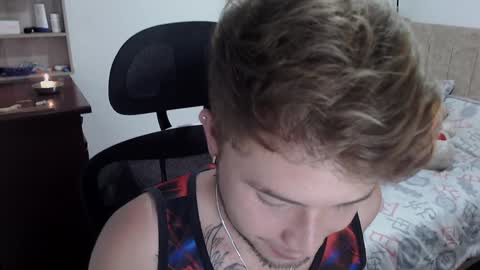 Snapshot of johanleonsweetboy chatting on 20, 12, 2024 JOHAN independient model online show from 20, 12, 2024