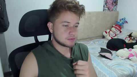 Snapshot of johanleonsweetboy chatting on 3, 1, 2025 JOHAN independient model online show from 3, 1, 2025