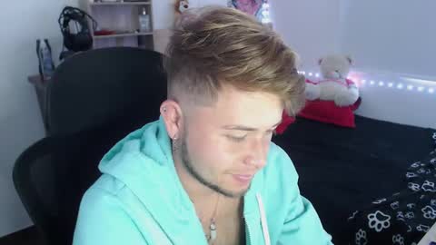 Snapshot of johanleonsweetboy chatting on 3, 2, 2025 JOHAN independient model online show from 3, 2, 2025