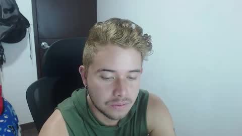 Snapshot of johanleonsweetboy chatting on 10, 10, 2025 JOHAN independient model online show from 10, 10, 2025