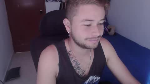 Snapshot of johanleonsweetboy chatting on 8, 11, 2025 JOHAN independient model online show from 8, 11, 2025