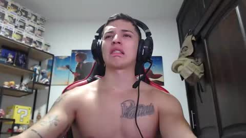 Snapshot of john_s117 chatting on 5, 1, 2025 JOHN online show from 5, 1, 2025