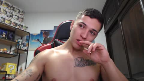 Snapshot of john_s117 chatting on 10, 1, 2025 JOHN online show from 10, 1, 2025