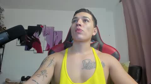 Snapshot of john_s117 chatting on 8, 10, 2025 JOHN online show from 8, 10, 2025