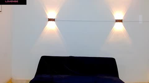 john_ssnow29 online show from 4, 12, 2025