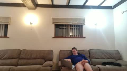 johnathan_stuart33 online show from 25, 3, 2026