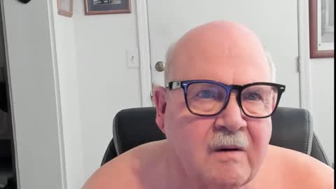 Snapshot of johnno52 chatting on 2, 12, 2024 johnno52 online show from 2, 12, 2024