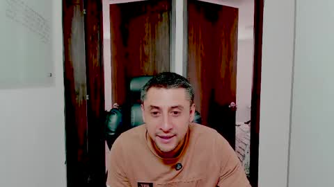 Snapshot of johnny_seens1 chatting on 5, 4, 2026 Johnny online show from 5, 4, 2026