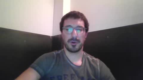 Snapshot of johnparis7575 chatting on 21, 11, 2025 Johnfrench online show from 21, 11, 2025