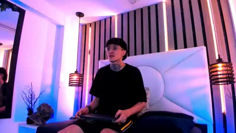 Snapshot of johnsonisaac94_ chatting on 26, 9, 2025 johnsonisaac94 online show from 26, 9, 2025